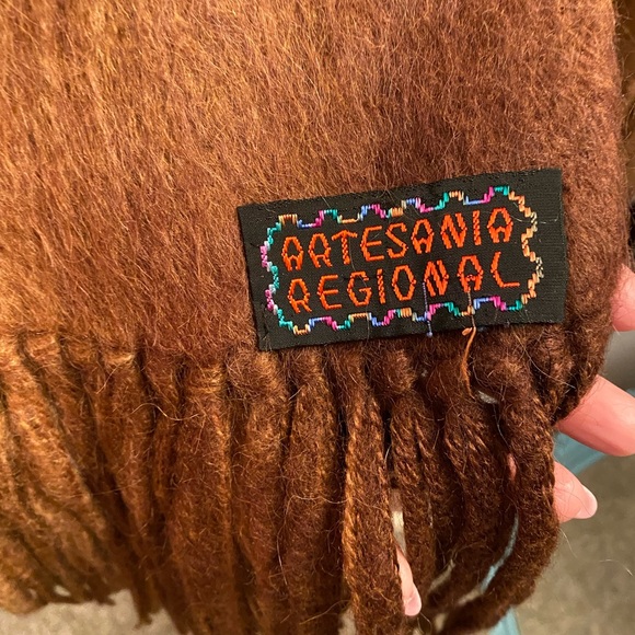 Brown ombré wool shrug scarf - Picture 5 of 5